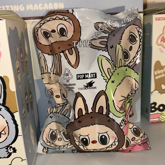 POP MART LABUBU MACARON ‘SOYMILK’ - Picture 4 of 9